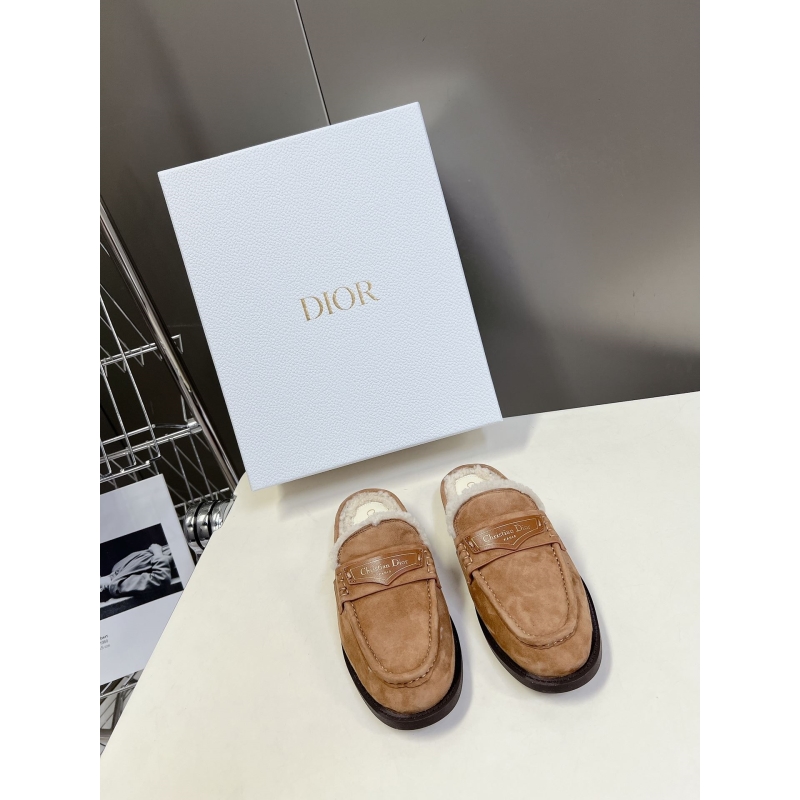 ch**an D*or slippers